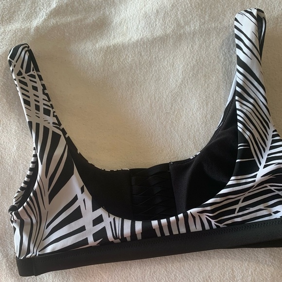 Athleta Swim Square Neck Bikini Top Bra XS Black White 64023 Stretch Mesh Detail - Picture 7 of 9